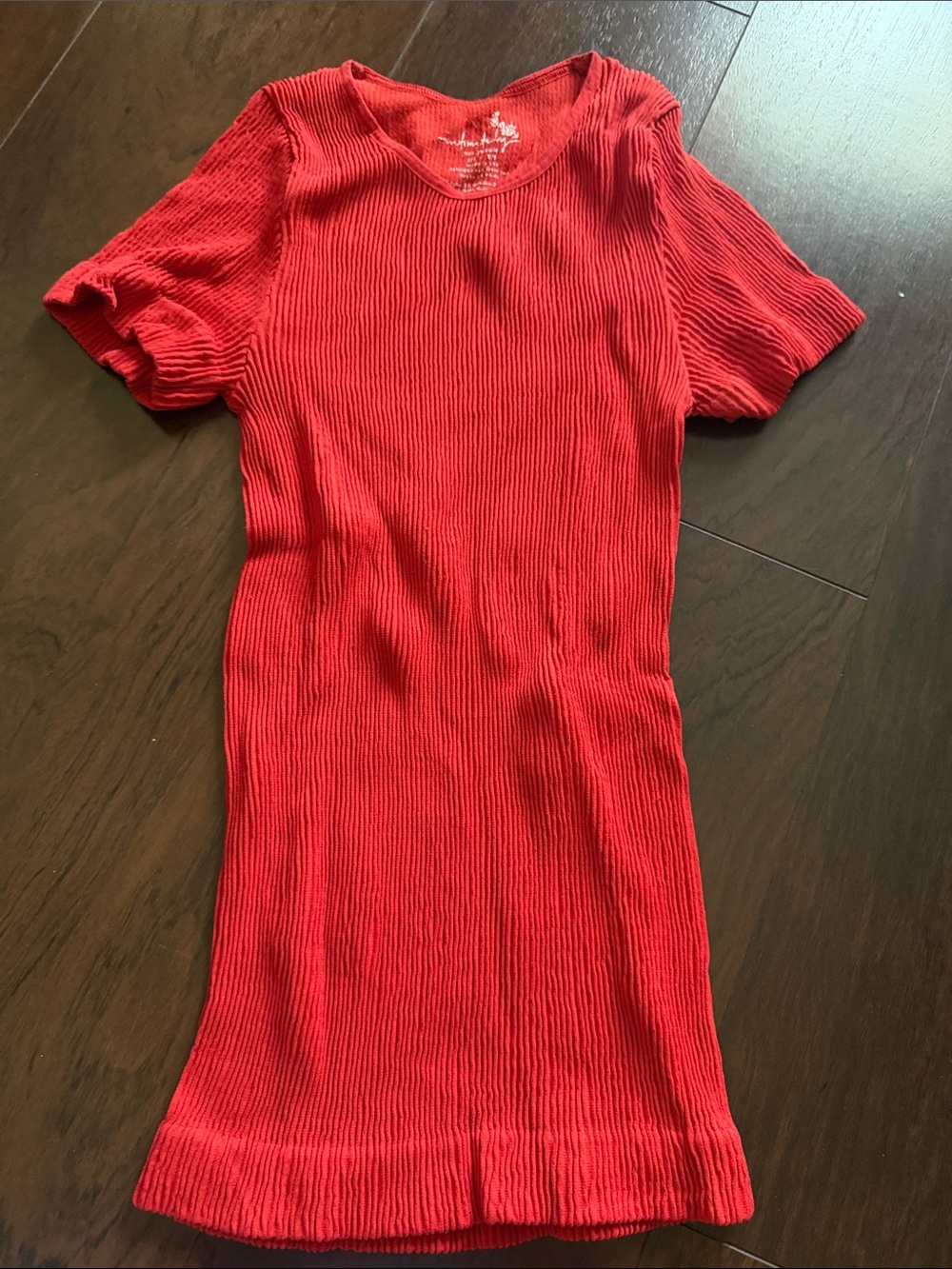 Red Ribbed Short-Sleeve Women’s Top